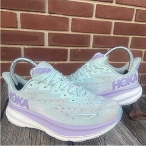 HOKA CLIFTON 9 MINT AND LAVENDER - EUC
